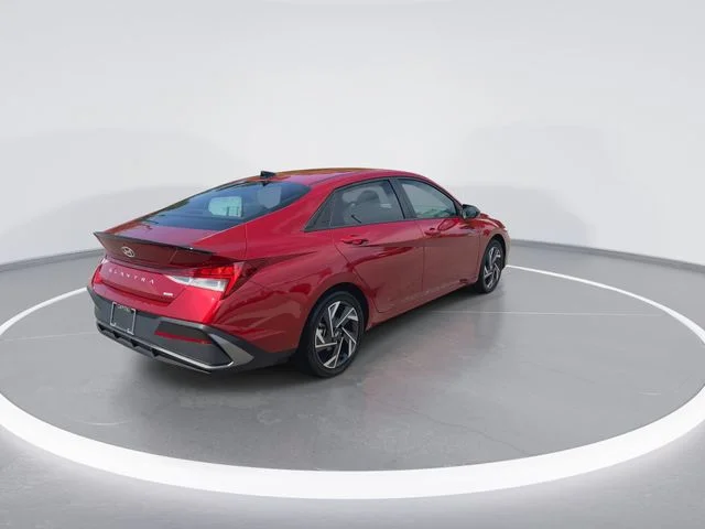 Used 2025 Red Hyundai SEL Sport image 8