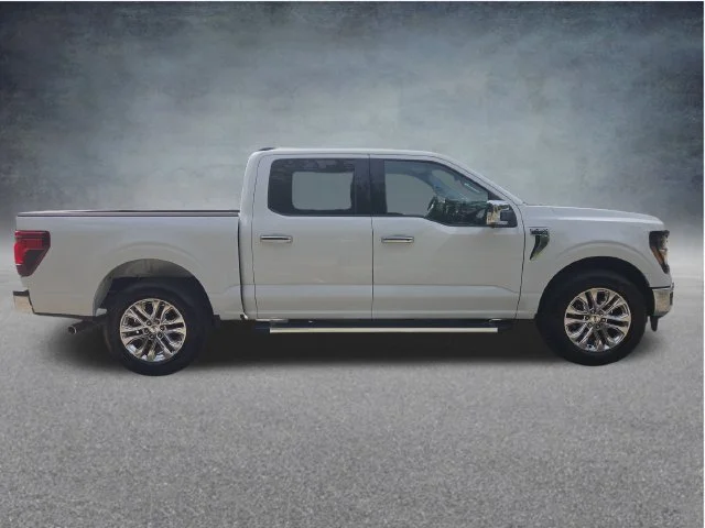 New 2026 Oxford White Ford XLT image 9