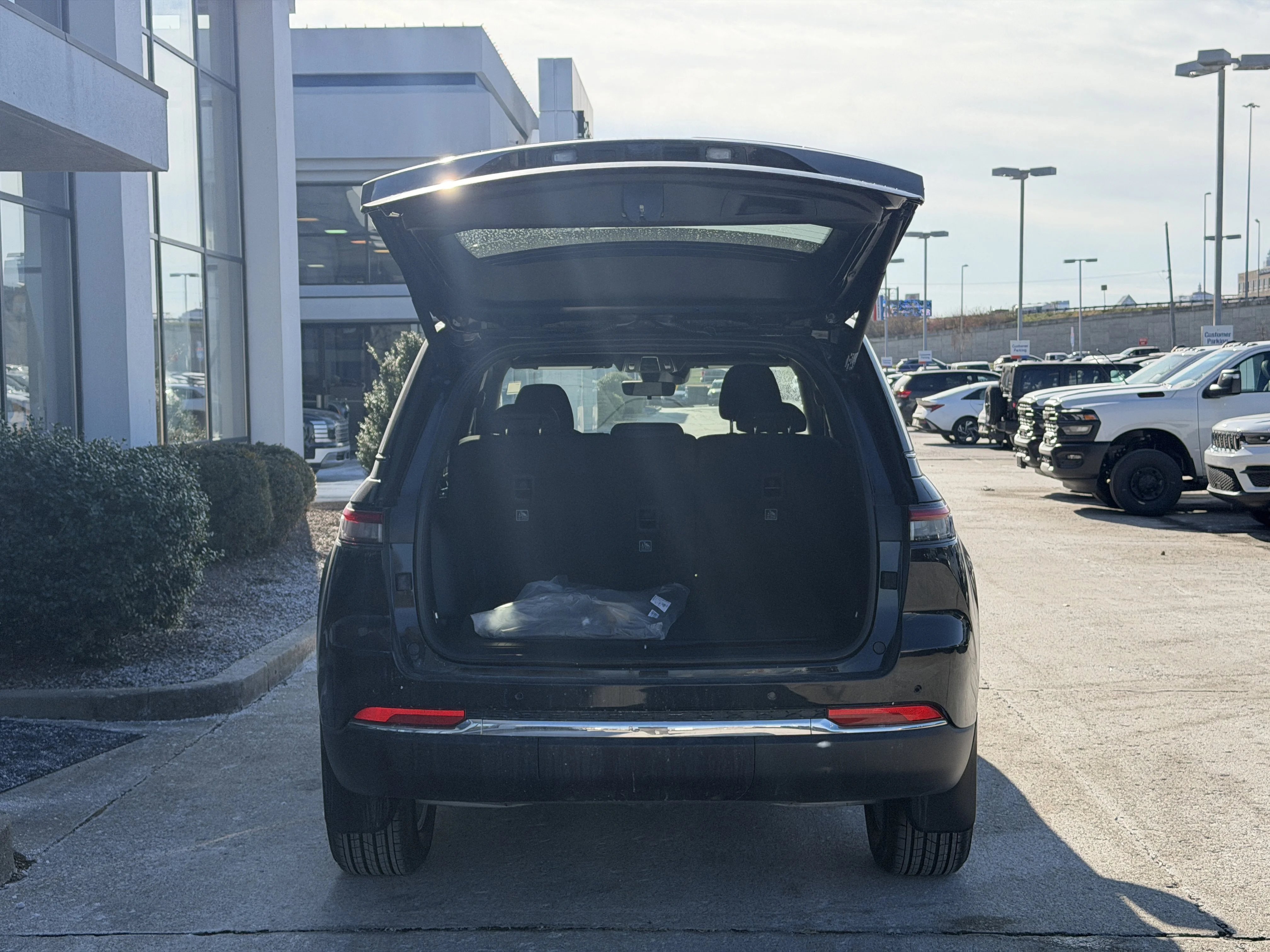 2025 Jeep Grand Cherokee Laredo - Photo 10