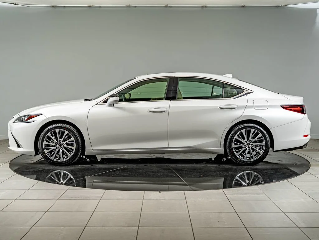 Used 2019 White Pearl Lexus 350 image 8