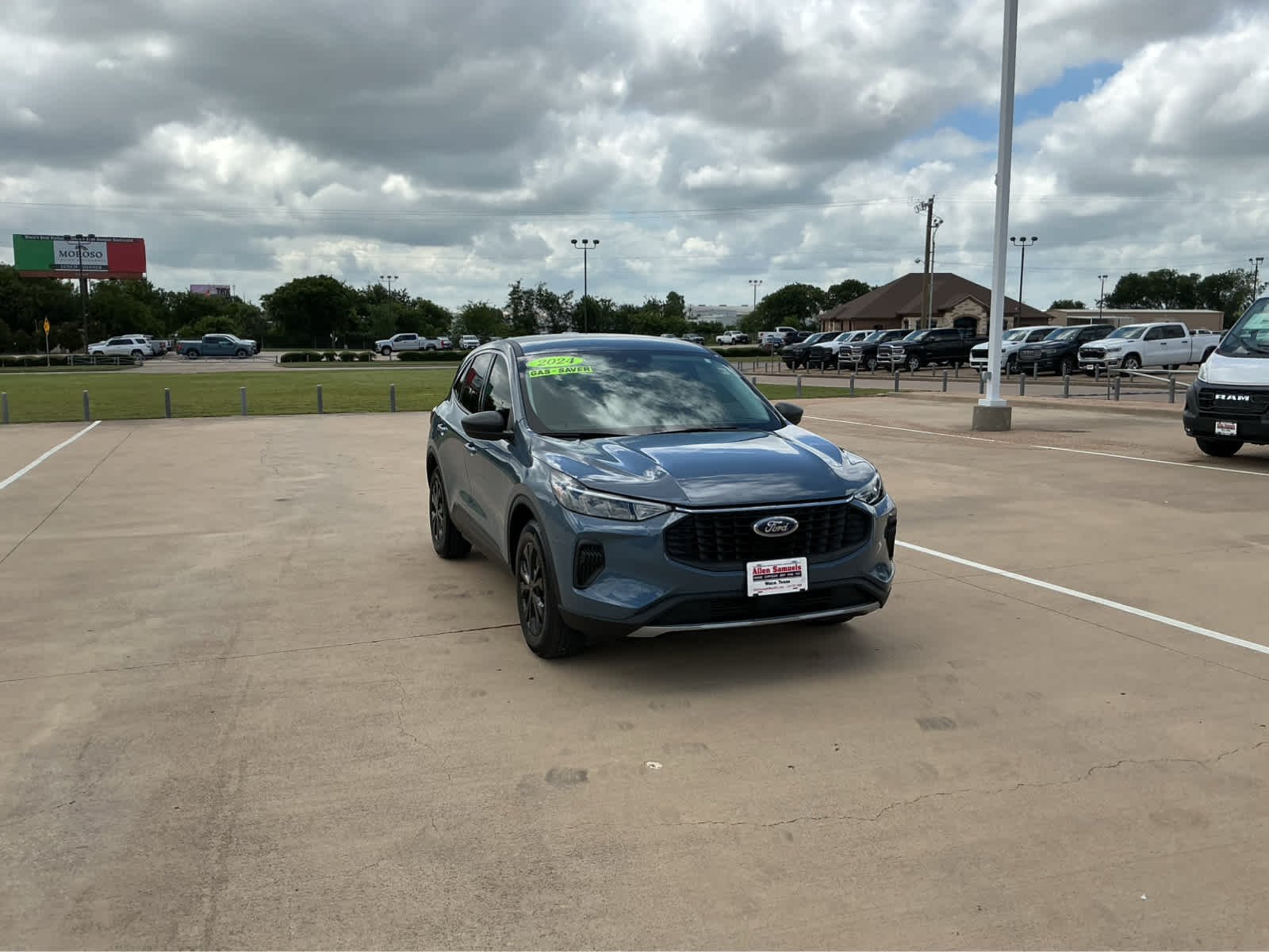 Used 2024 Vapor Blue Metallic Ford Active image 4