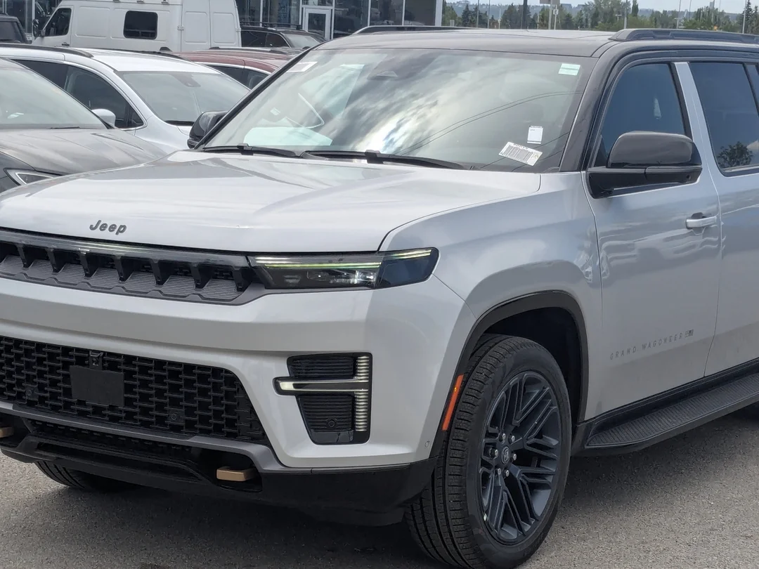 New 2026 Silver Jeep 85th Anniversary - - McIntosh Audio - Quilted Leather - Adaptive Cruise - Liftgate & More! image 10