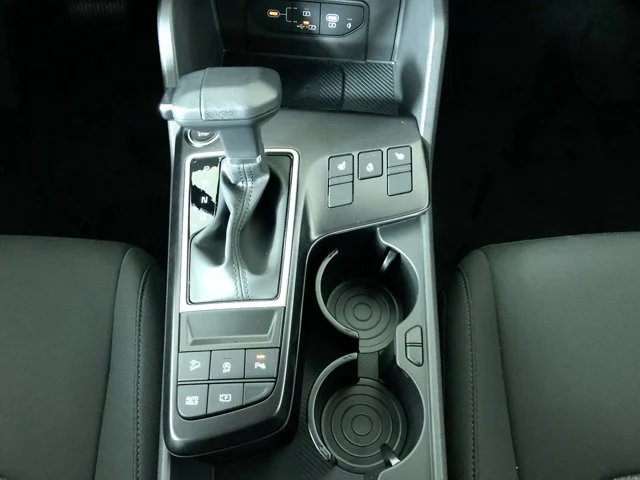 New 2026 SNOW WHITE PEARL Kia LX image 15
