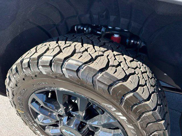 New 2026 Black Chevrolet High Country image 20