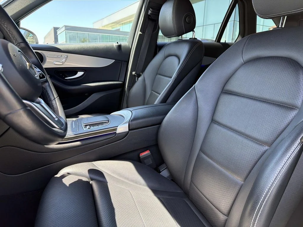 Used 2022 White Mercedes-Benz GLC 300 image 14