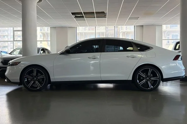 Certified Used 2023 Platinum White Pearl Honda Sport image 10
