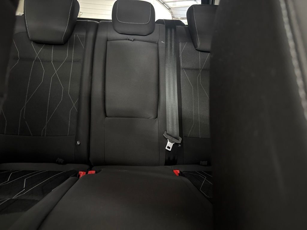 Used 2019 Gray Ford SE image 22