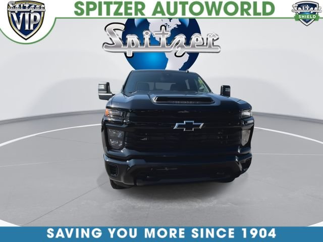 Used 2024 Black Chevrolet Custom image 3
