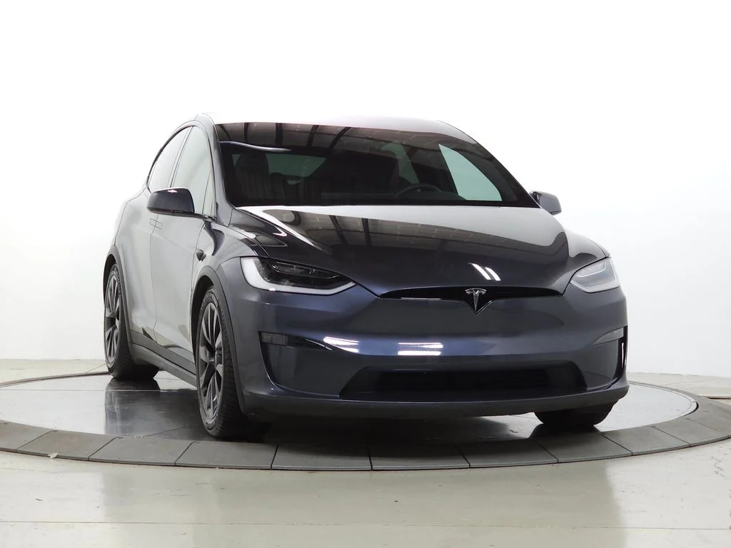 Used 2023  Tesla Standard Range image 9