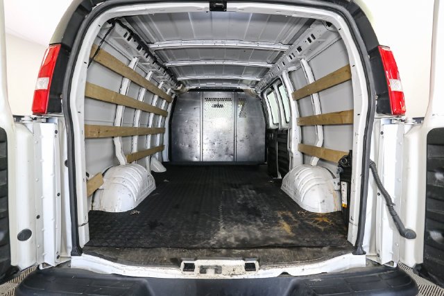 Used 2023 White GMC Work Van image 11