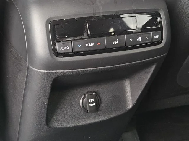 Used 2025 Hyper White Hyundai SEL image 30