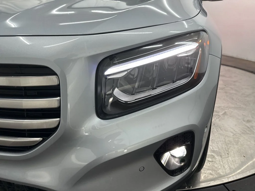 Used 2026 Silver Mercedes-Benz GLB 250 image 30
