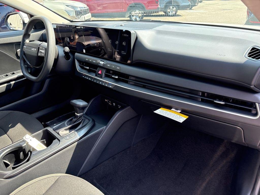 New 2026 Snow White Pearl Kia LX image 30
