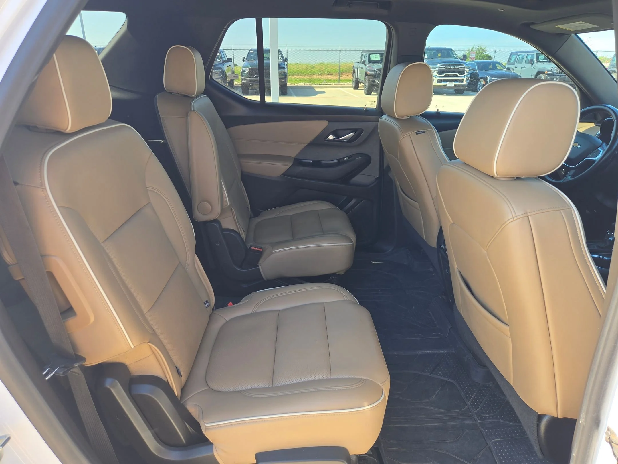 Used 2023 Beige Chevrolet Premier image 23