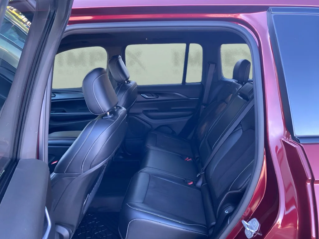 Used 2023 Red Jeep Altitude image 13