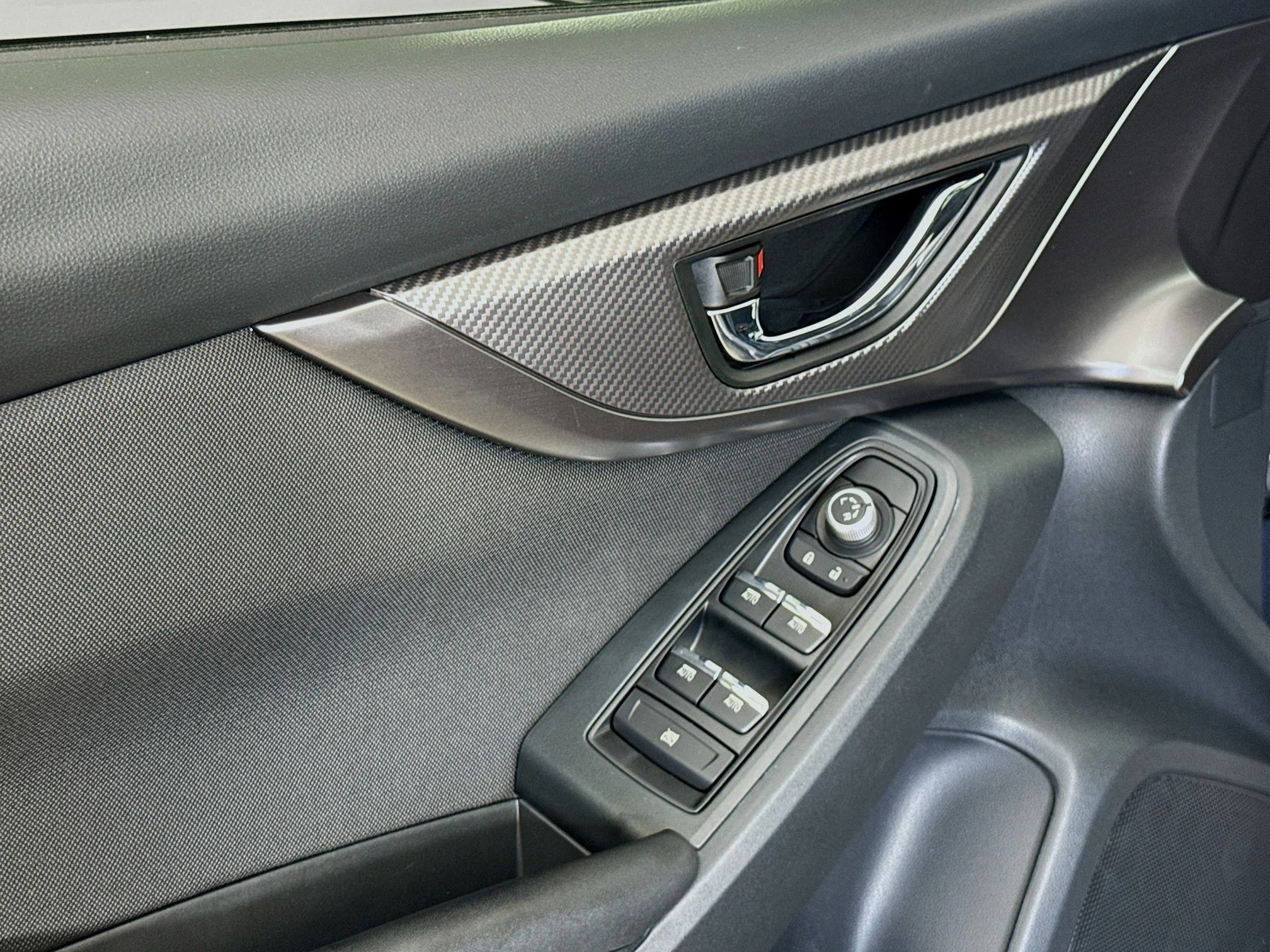 Used 2023  Subaru Premium image 19