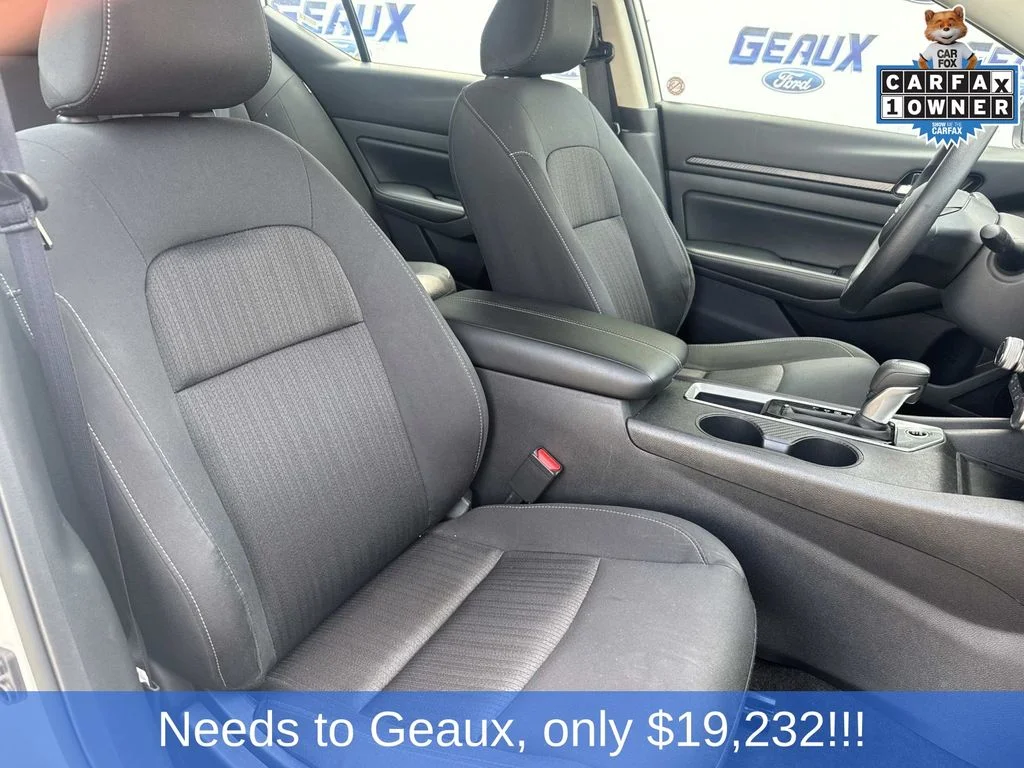 Used 2025 White Nissan 2.5 SV image 23