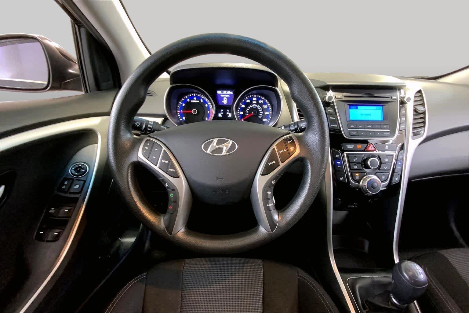 Used 2014 Black Noir Pearl Hyundai  image 5