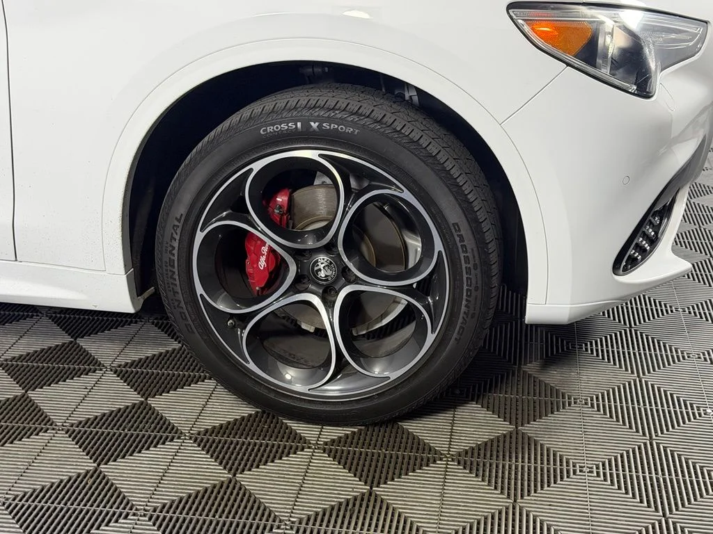 Certified Used 2023 White Alfa Romeo Veloce image 12