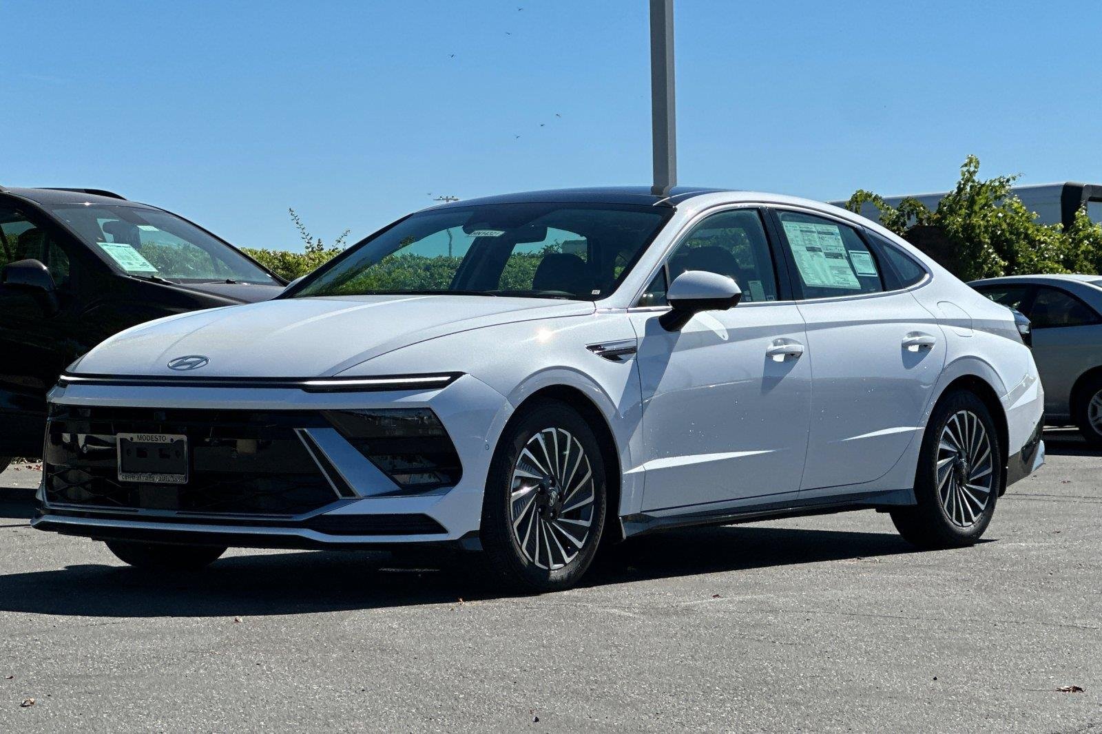 New 2026 Serenity White Hyundai Limited image 35