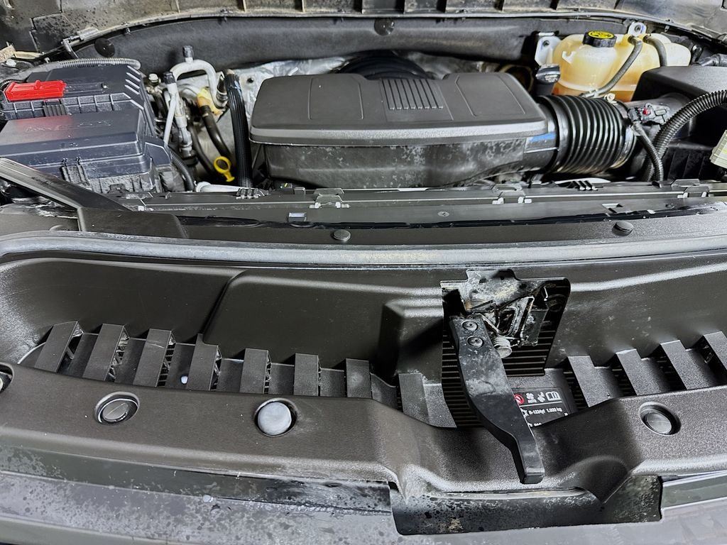 Used 2024 Black Chevrolet Z71 image 38