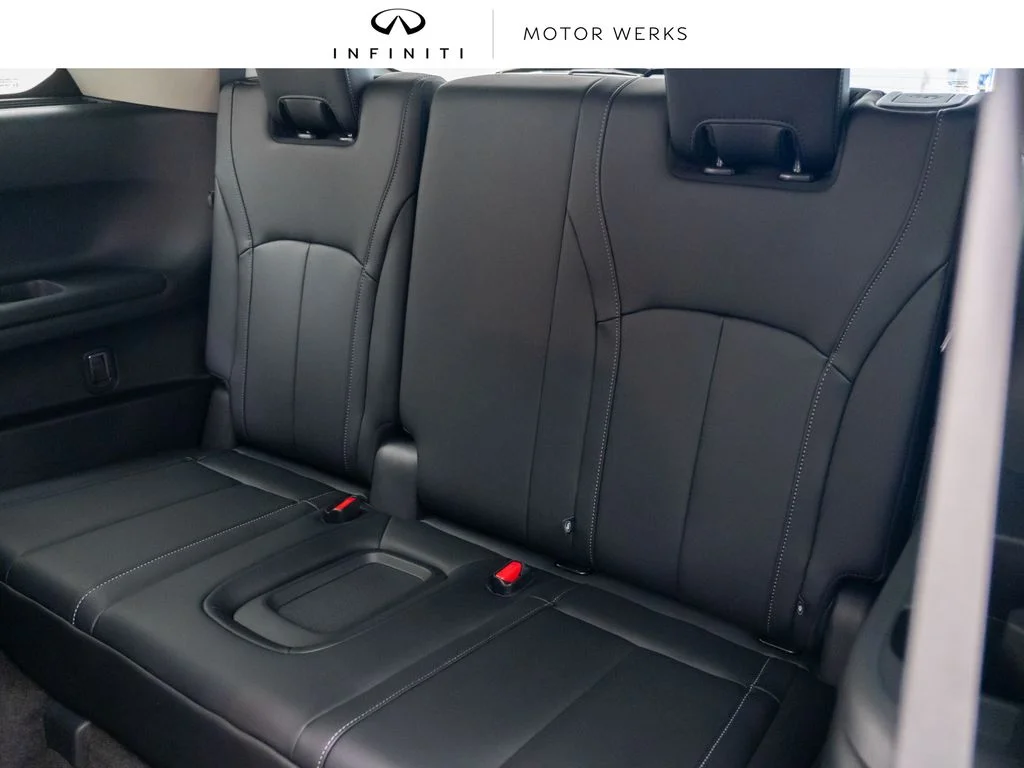 New 2027 DEEP EMERALD INFINITI Luxe AWD image 17