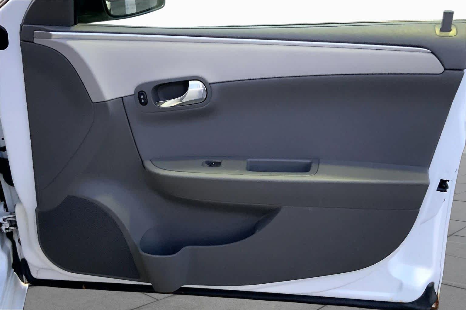 Used 2012 Summit White Chevrolet LS w/1FL image 19