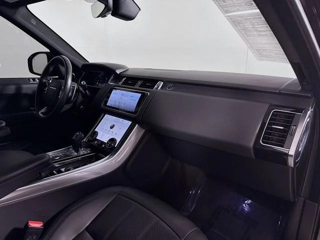 Used 2021 Black Land Rover HSE Silver Edition image 31
