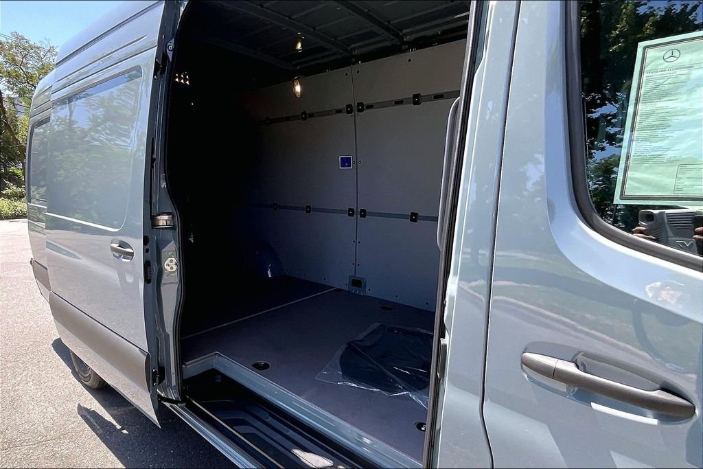 New 2026 Blue Gray Mercedes-Benz Cargo 170 WB image 9