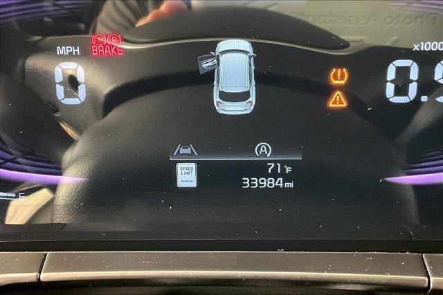 Used 2025  Kia S image 11