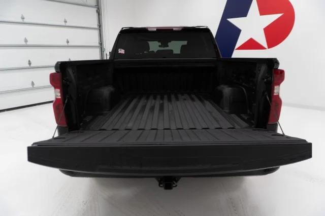 Used 2023 Black Chevrolet Custom image 9