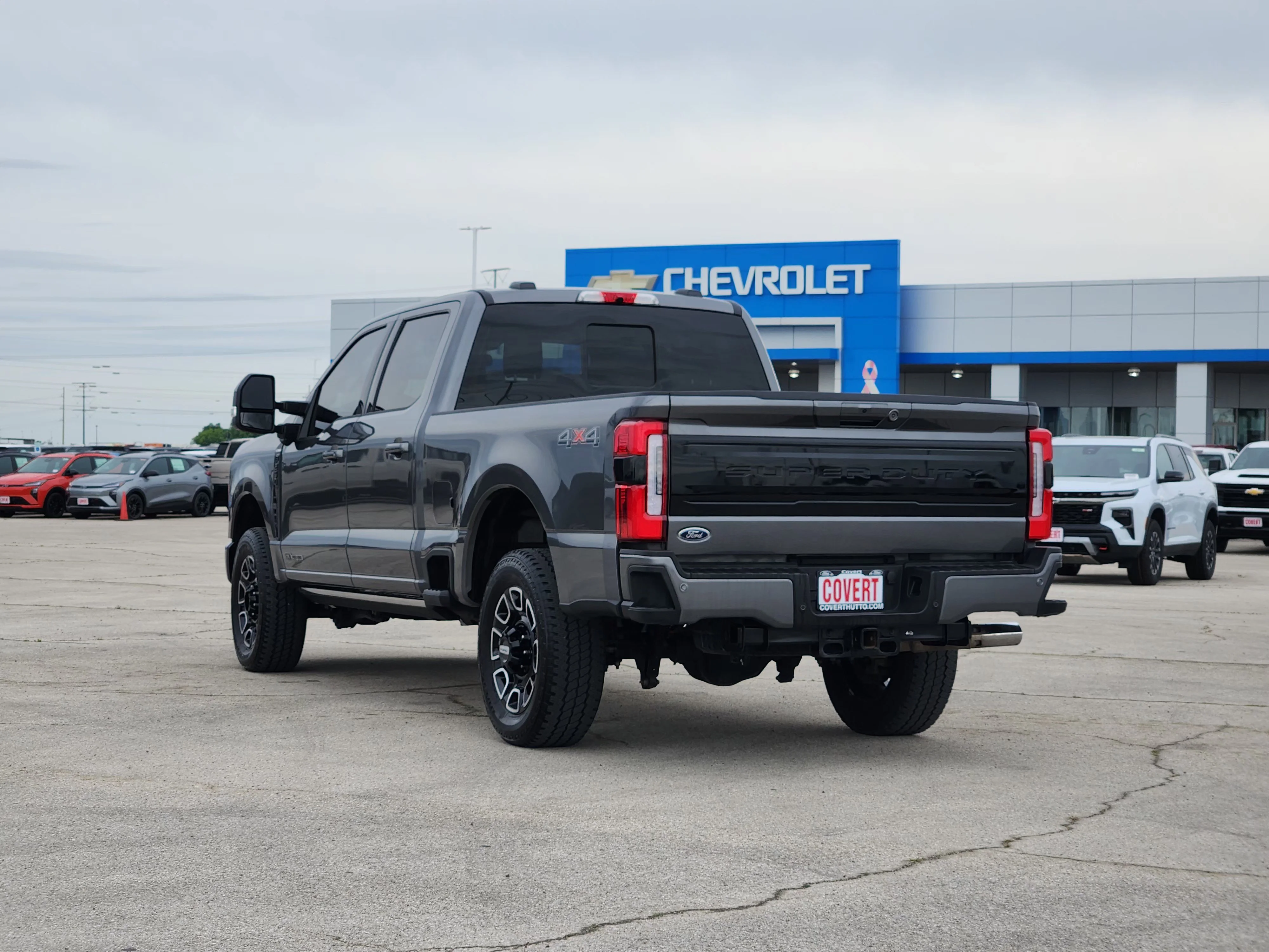 Used 2025  Ford Platinum image 5