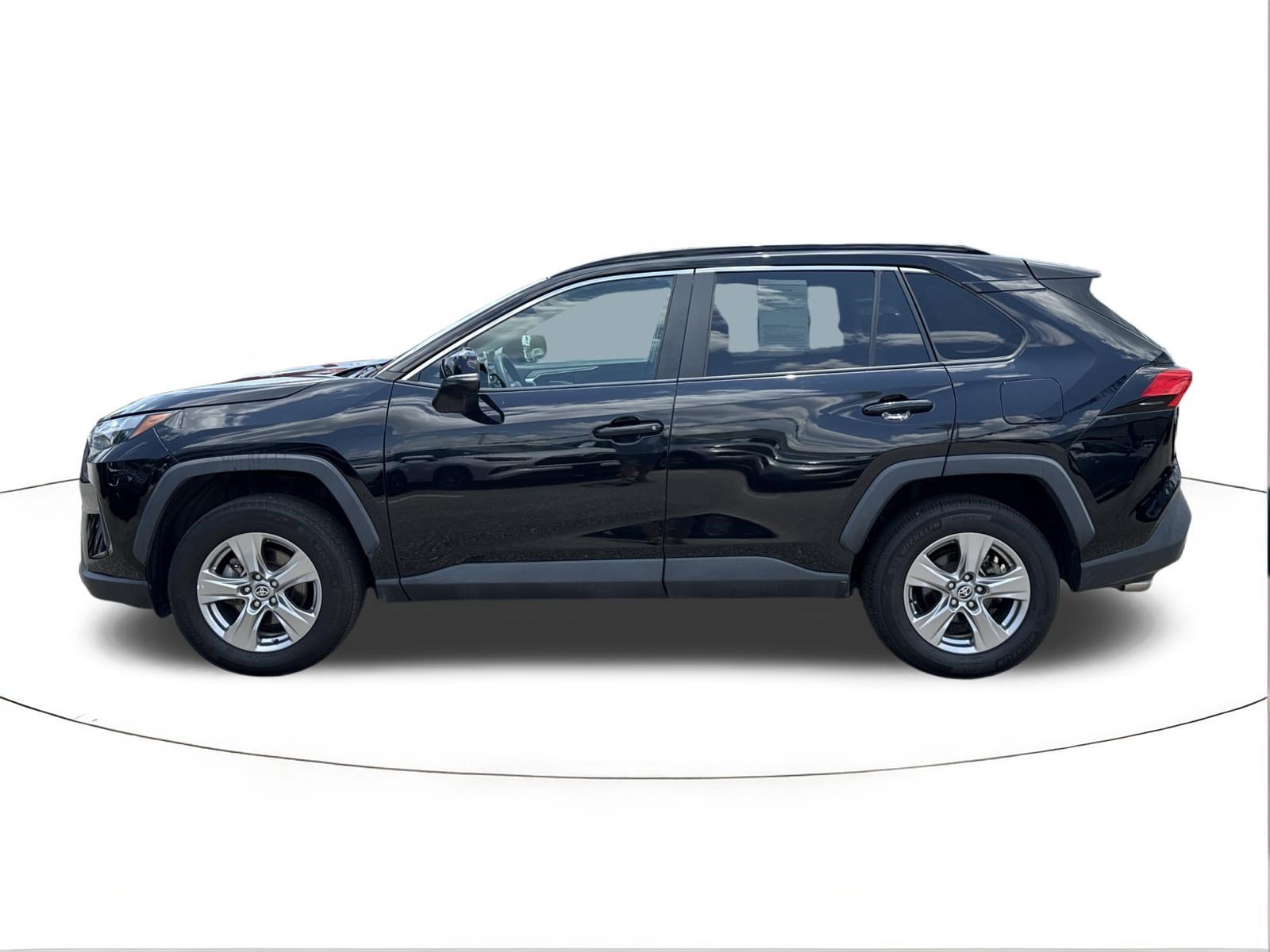 2023 Toyota RAV4 XLE - Photo 6