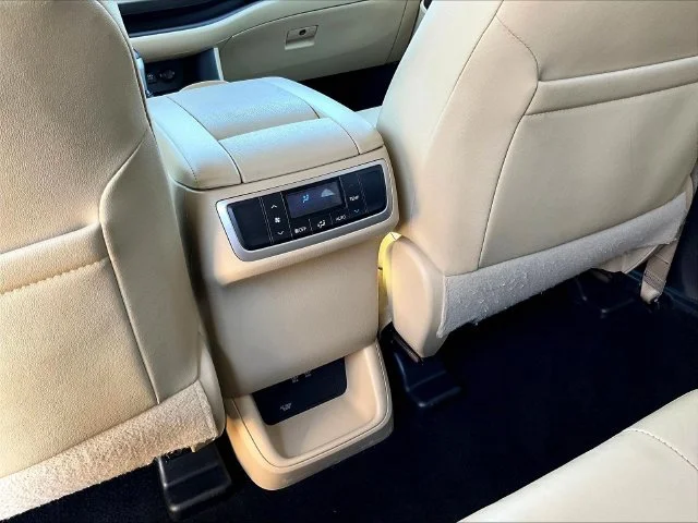 Used 2018 Green Toyota XLE image 10