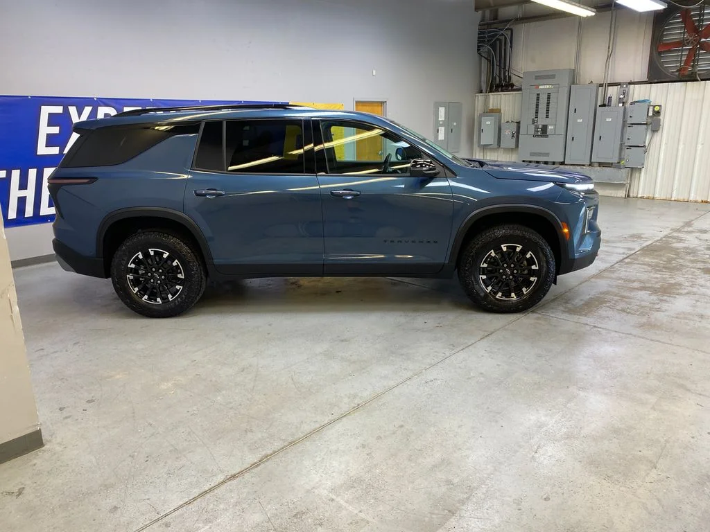 Used 2026 Blue Chevrolet Z71 image 8