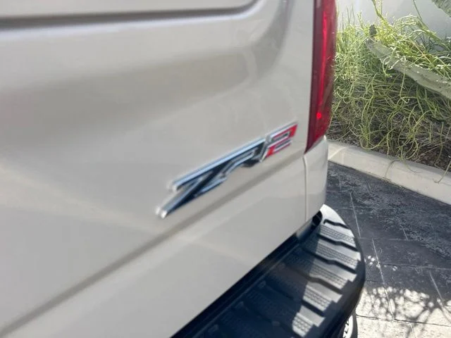 New 2026 White Chevrolet ZR2 image 6