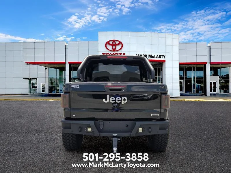 Used 2022 Black Clearcoat JEEP OVERLAND 4X4 image 4