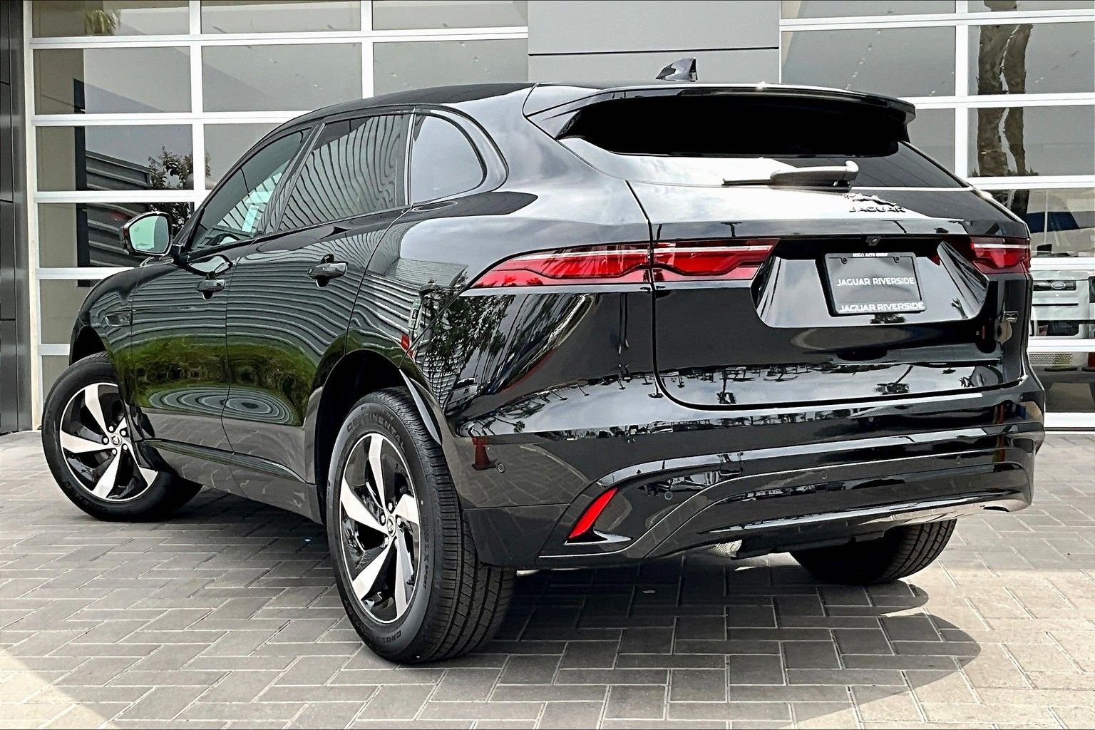 2026 Jaguar F-Pace R-Dynamic S - Photo 3