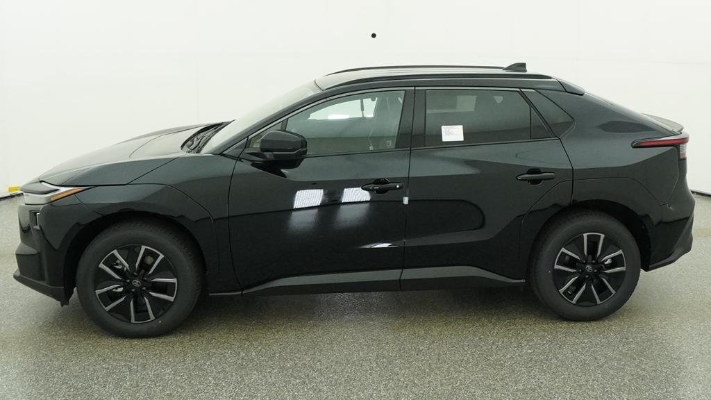New 2026 Midnight Black Metallic Toyota XLE image 3