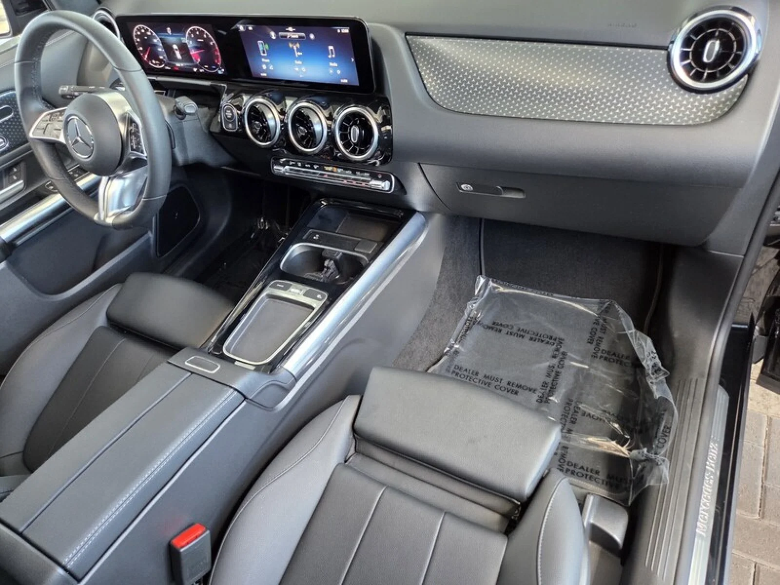 Used 2026 Cosmos Black Metallic Mercedes-Benz GLA 250 image 20
