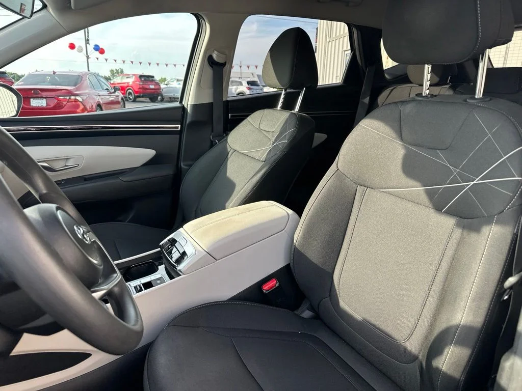 Used 2022 Silver Hyundai SEL image 11
