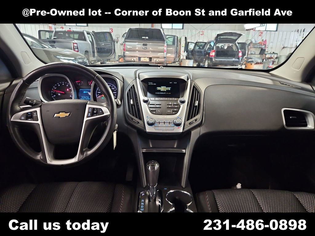 Used 2017 SILVER ICE METALLIC Chevrolet LT image 18