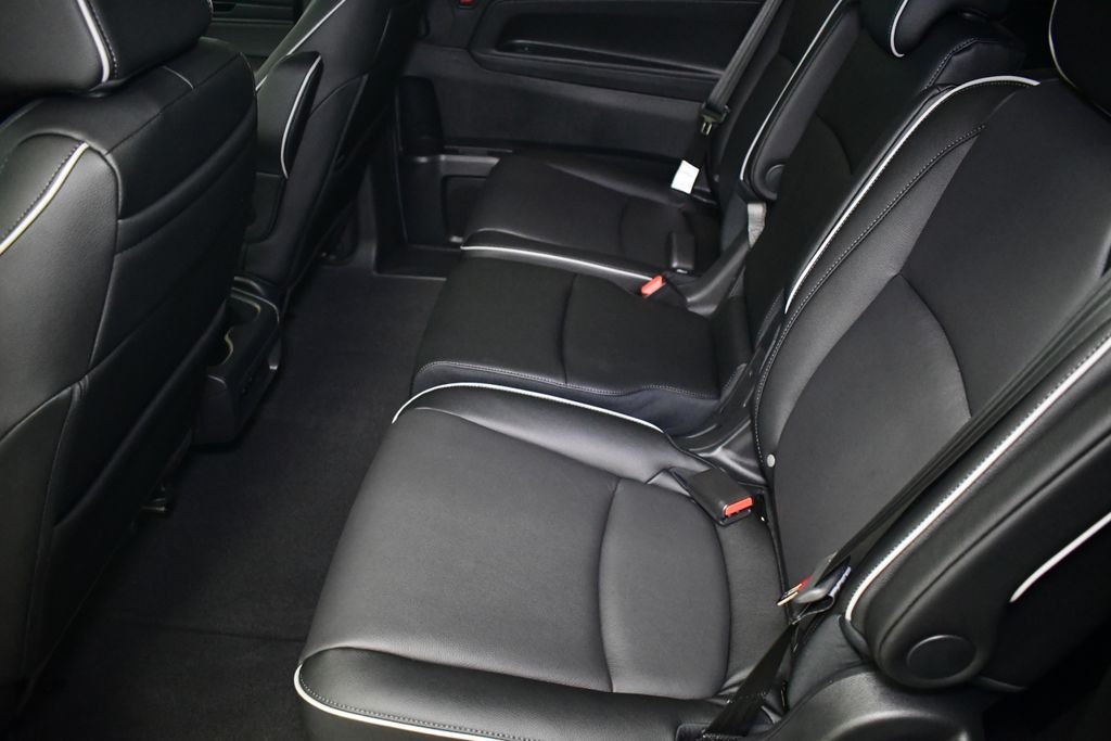 New 2026 Sonic Gray Pearl Honda Touring image 21