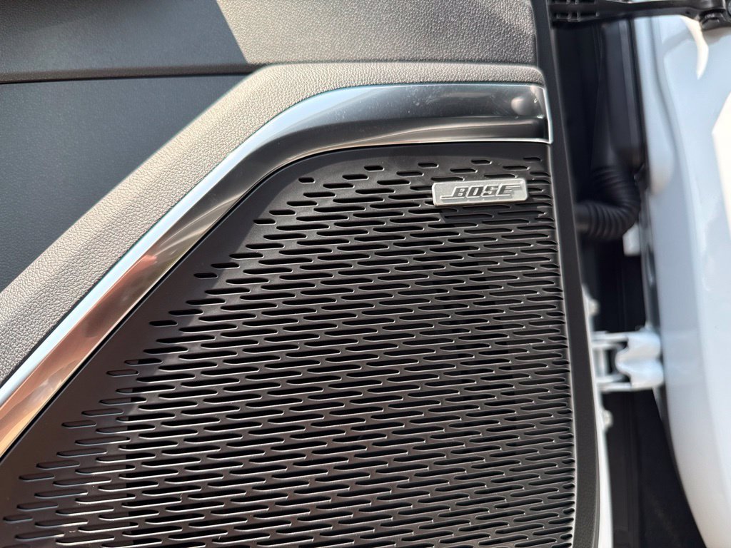 2026 GMC Acadia Denali - Photo 11
