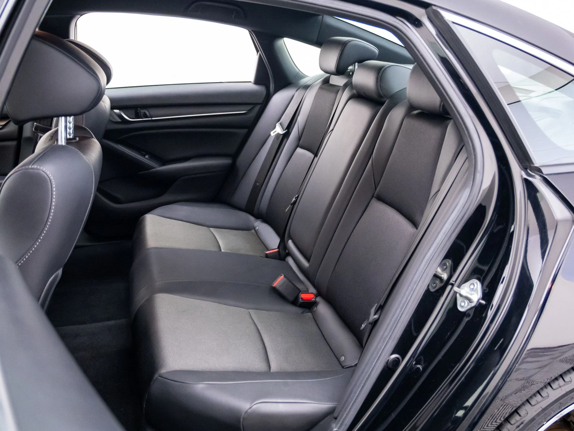Used 2020  Honda Sport image 16