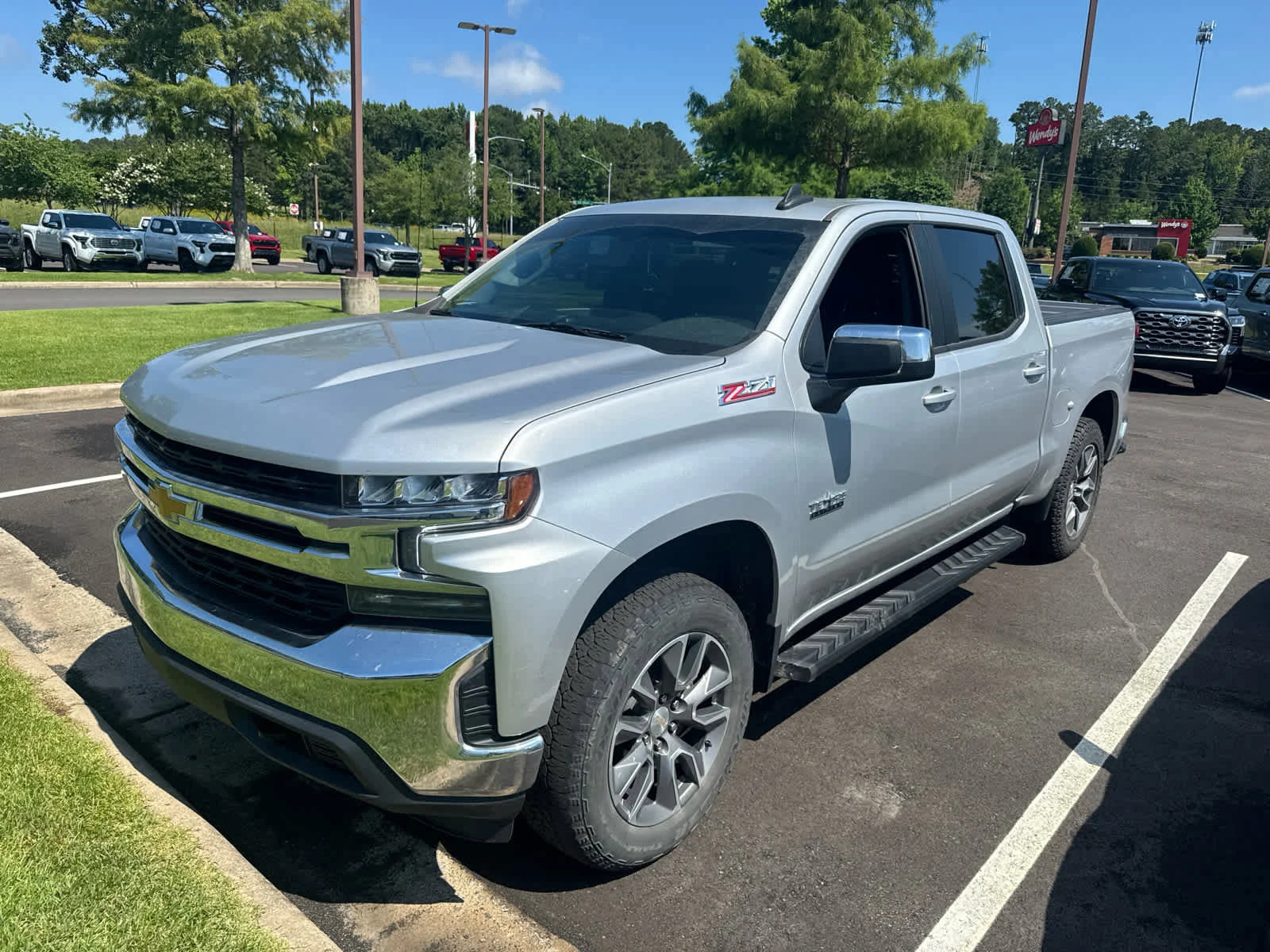 Used 2022 Chevrolet Silverado 1500 Limited LT with VIN 1GCUYDED4NZ132047 for sale in Little Rock