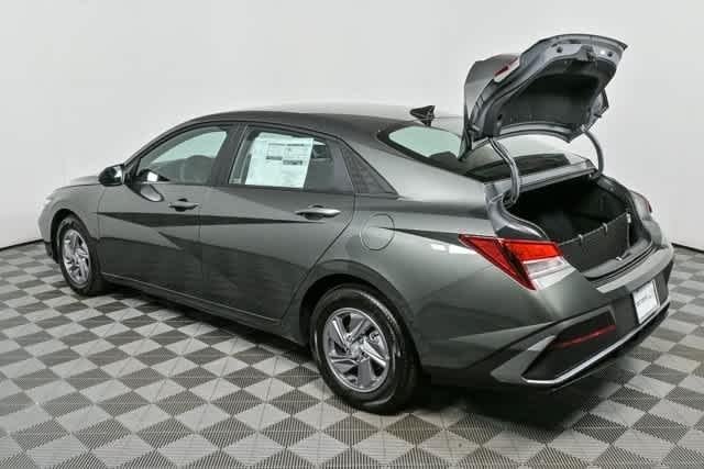 New 2026 Amazon Gray Hyundai SE image 8