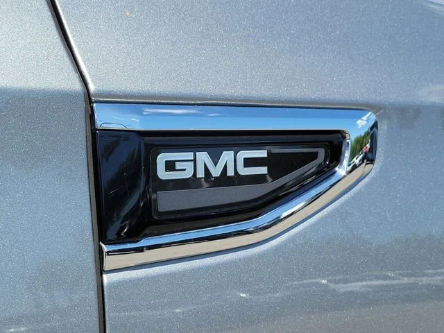 2023 GMC Yukon SLT - Photo 7