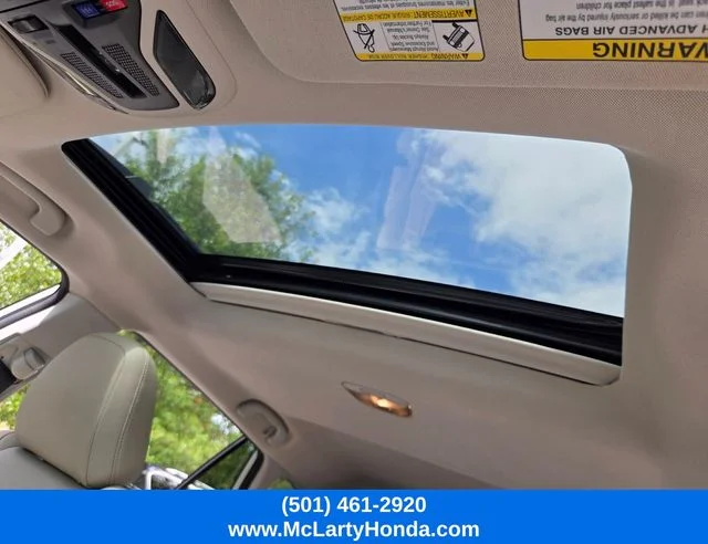 Used 2021 Crystal White Pearl Subaru Limited image 8