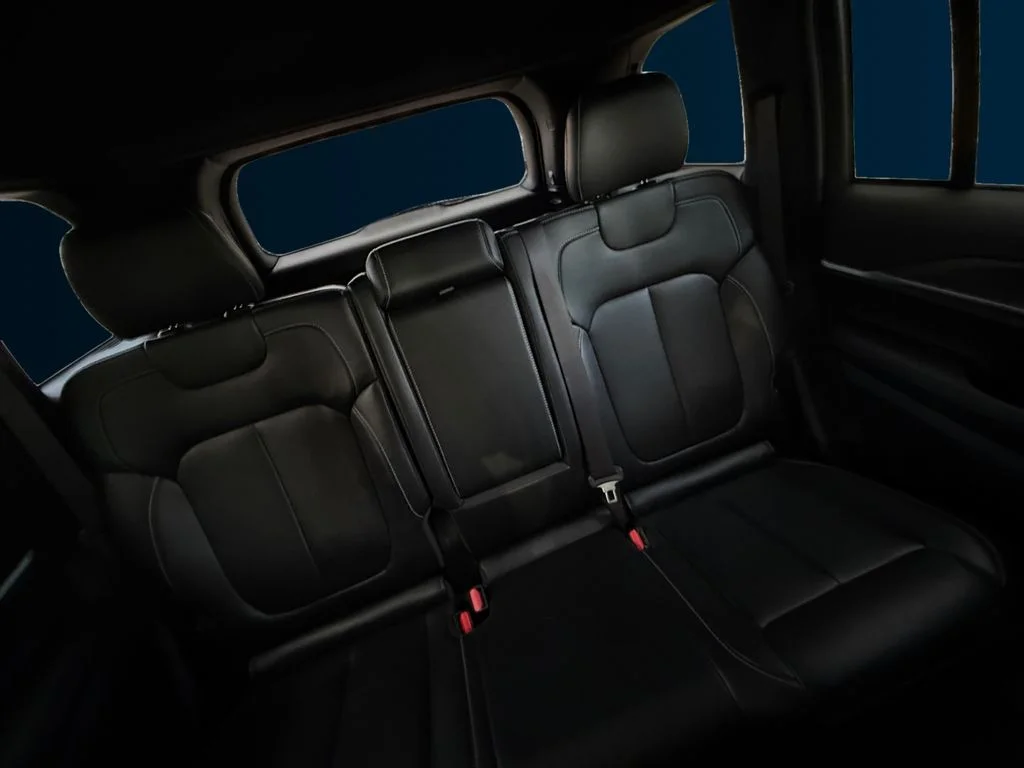 Used 2024 White Jeep Limited image 18